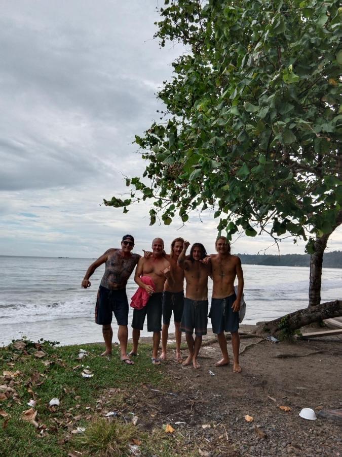 Rumah Nalu Surf Camp Krui 외부 사진